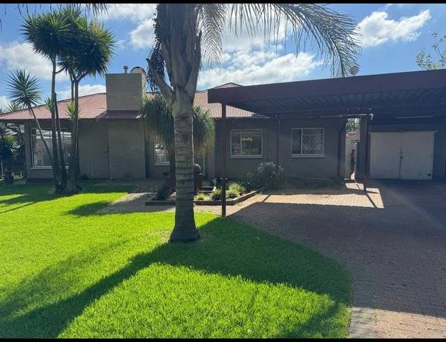 3 BEDROOM FREEHOLD FOR SALE IN BRENTHURST